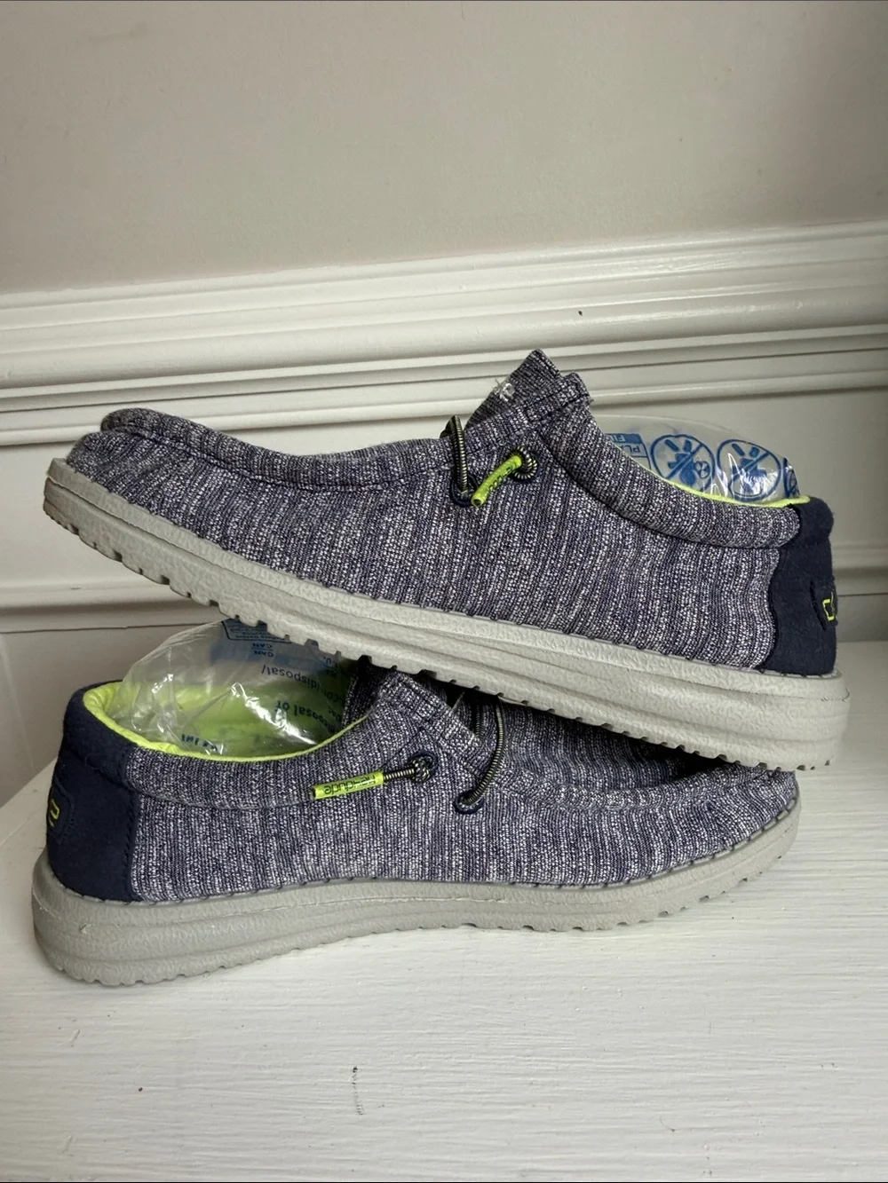 Hey Dude Wally Youth Slip-On Shoes in Heather Blue w/ Neon Lime Trim. Size 4-5